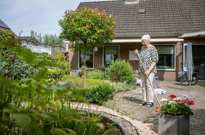 Finy in de tuin